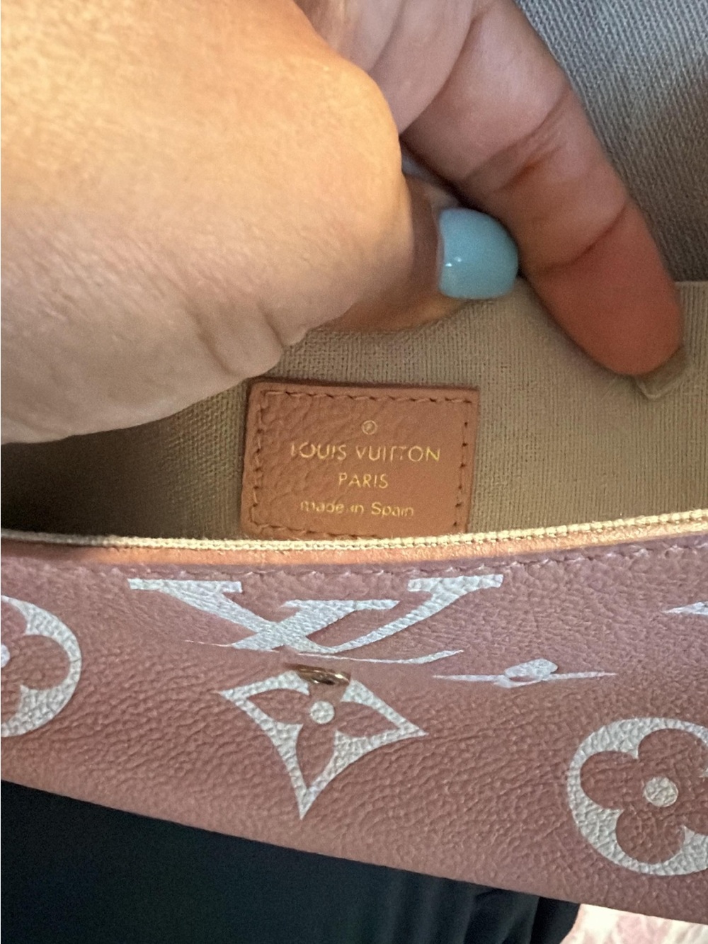 Louis Vuitton Giant Monogram
Empreinte Felicie Pochette - Picture 6 of 7